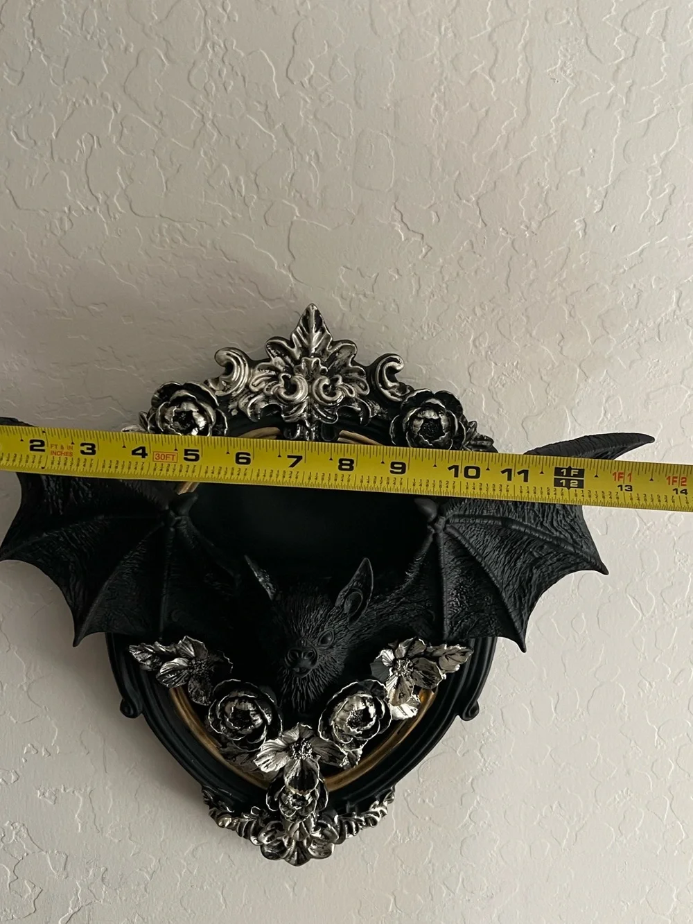 Black and Gold Bat Wall Plaque - Decorative Home Wall Decor Halloween